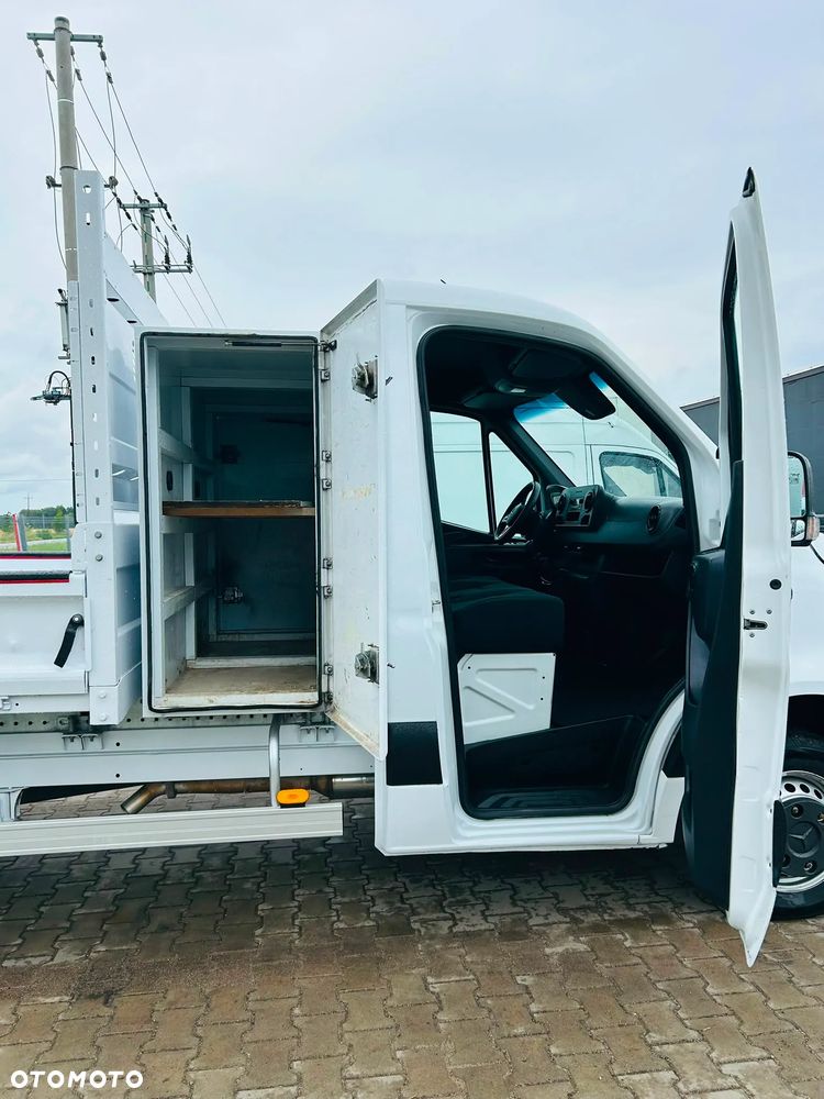 Mercedes-Benz Sprinter - 13