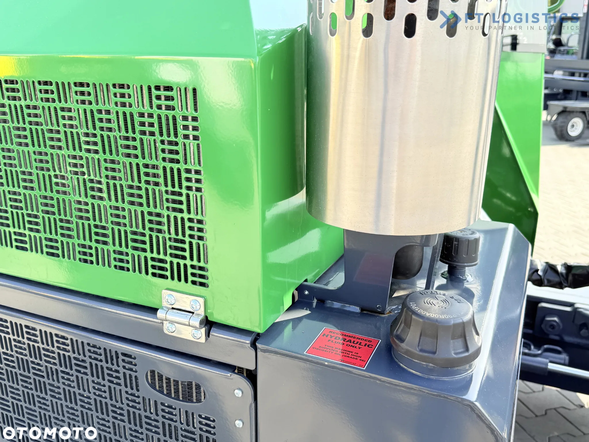 Combilift C2500 / GAS / TRIPLEX 4900MM / WOLNY SKOK /JEDYNE 2446 MOTOGODZIN /  POZYCJONER WIDEŁ / PEŁNA KABINA / STAN IDEALNY / Szeroka oferta wózków czterokierunkowych i bocznych, dopasowanych do różnorodnych potrzeb i zastosowań - 38
