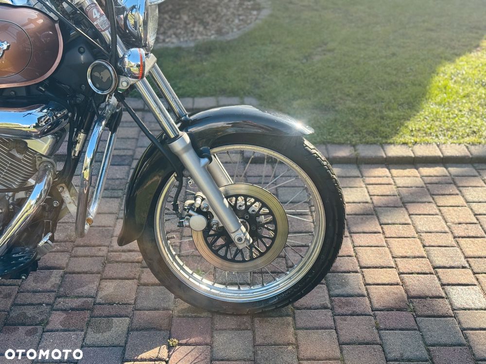 Suzuki Intruder - 4