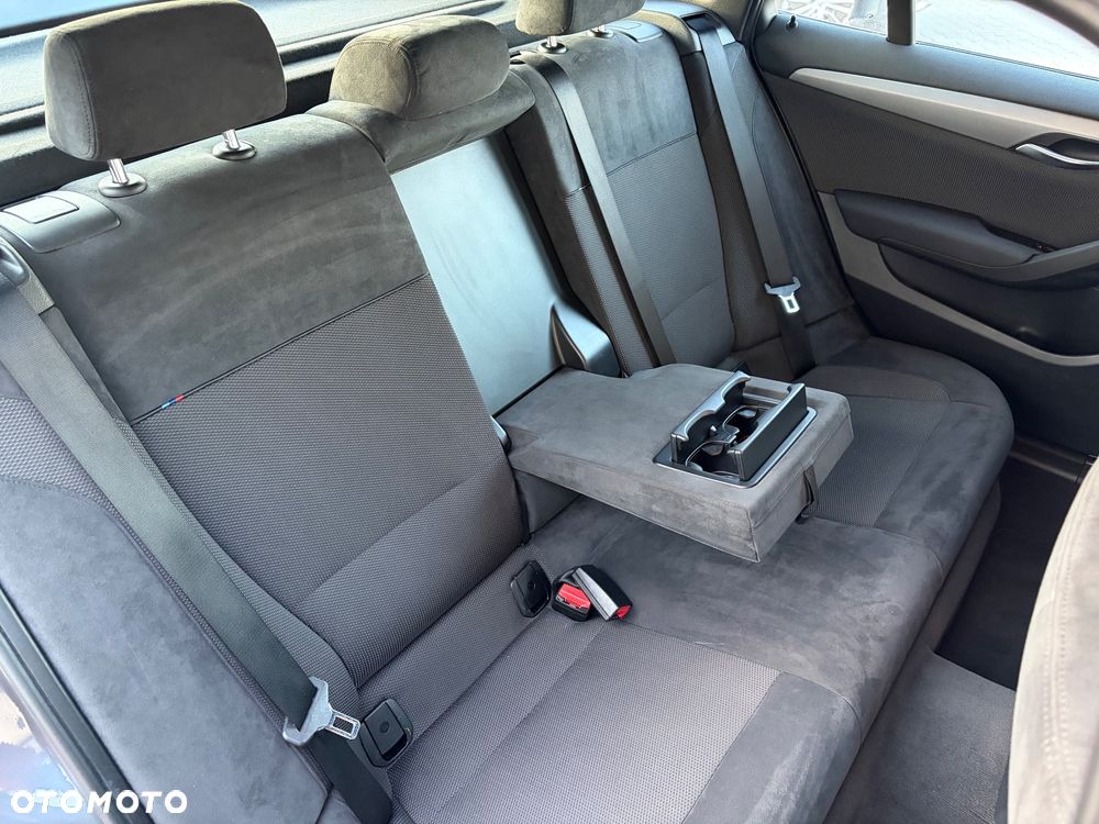 BMW X1 xDrive20i - 22