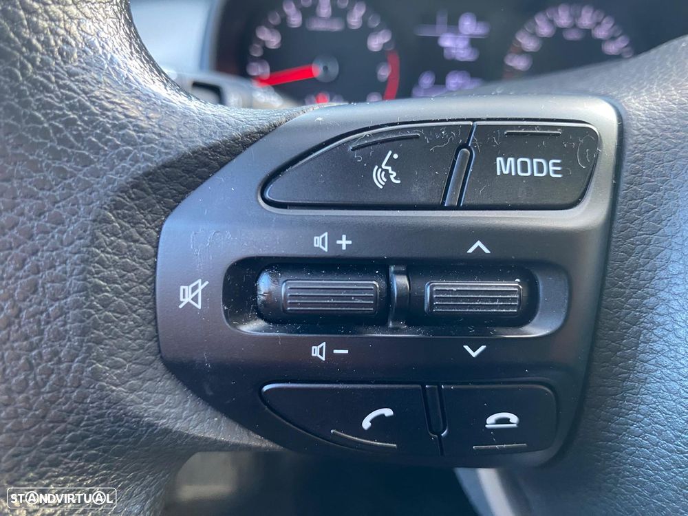 Kia Stonic 1.2 by FILA - 16