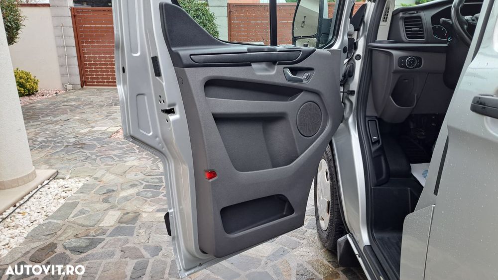 Ford CUSTOM VAN TREND L1H1 FWD - 36