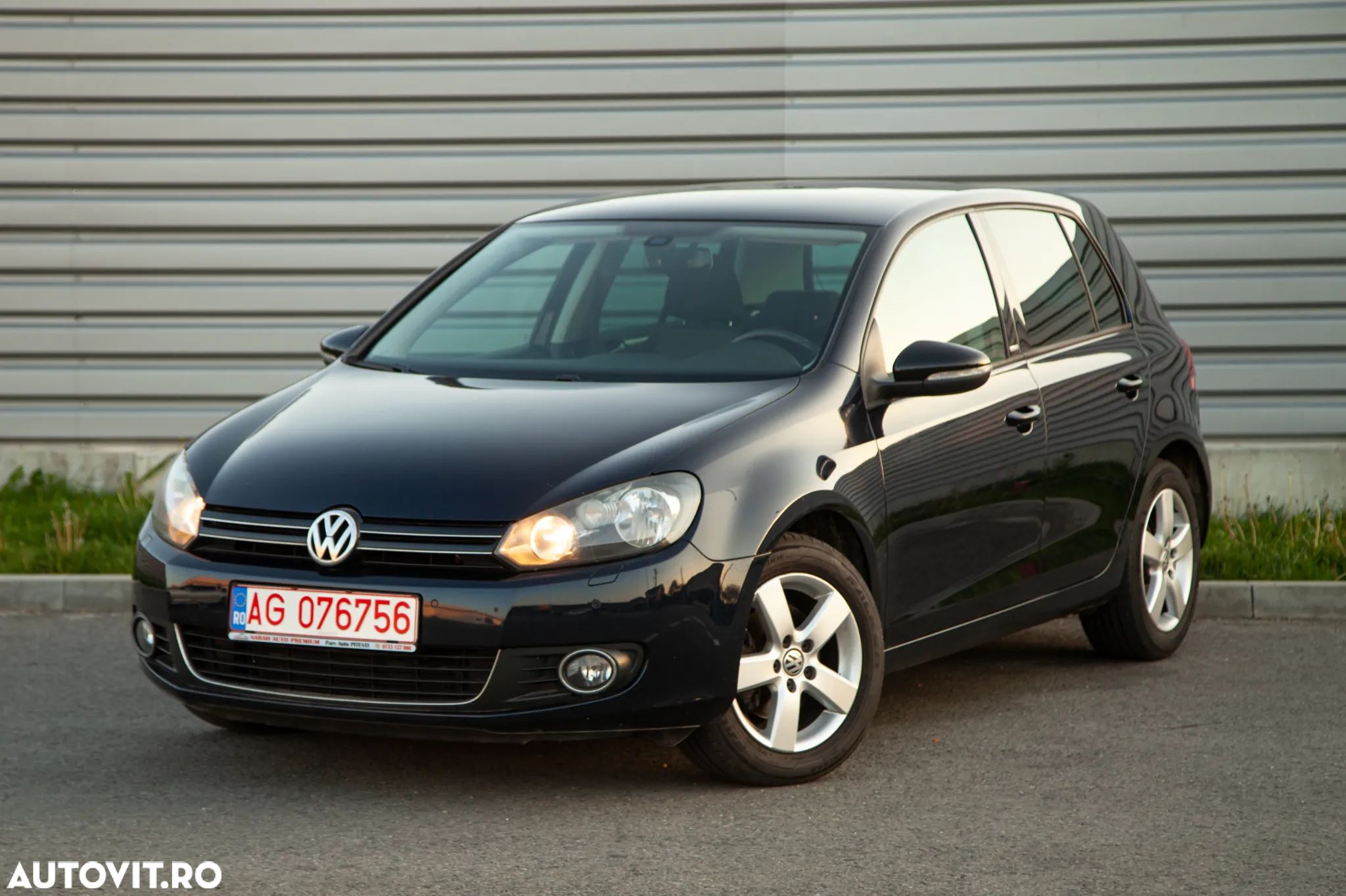 Volkswagen Golf 2.0 TDI DPF Style - 1
