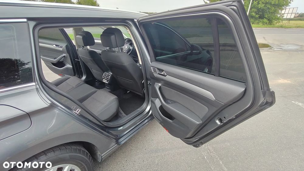 Volkswagen Passat 1.6 TDI (BlueMotion Technology) DSG Comfortline - 13