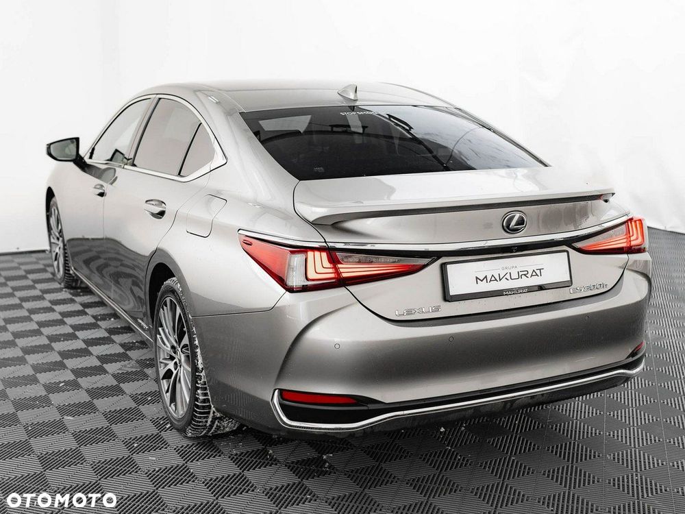 Lexus ES - 5