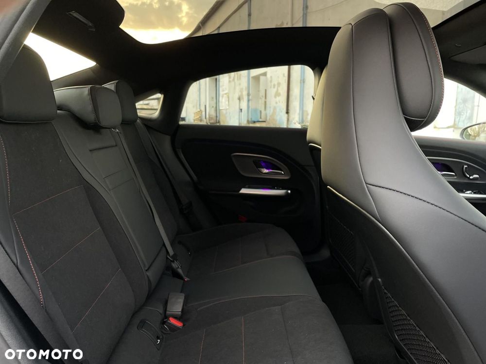 Mercedes-Benz CLA - 25