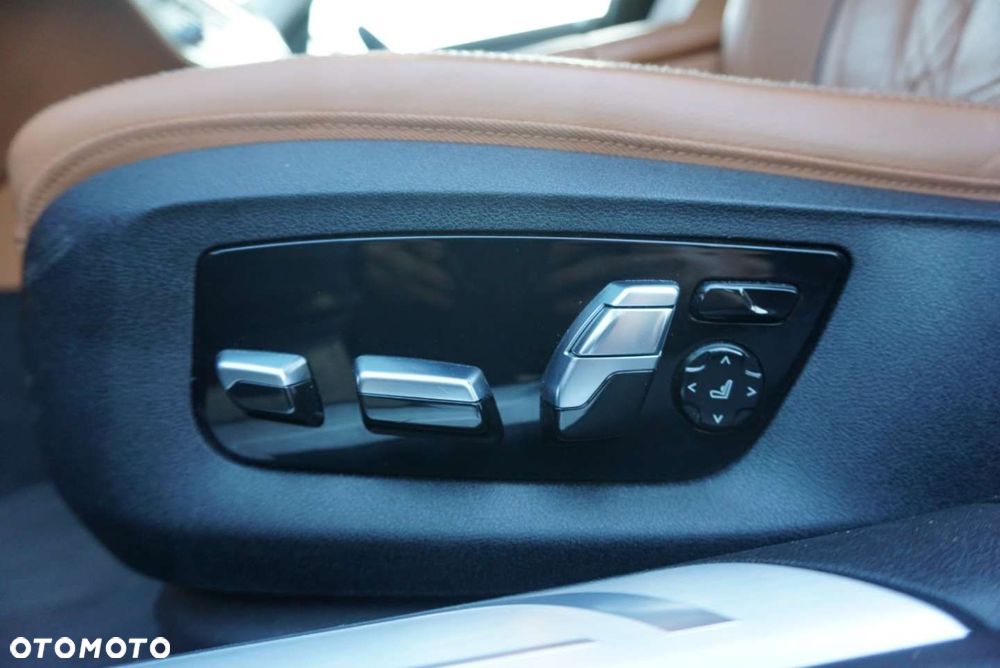 BMW Seria 7 - 16