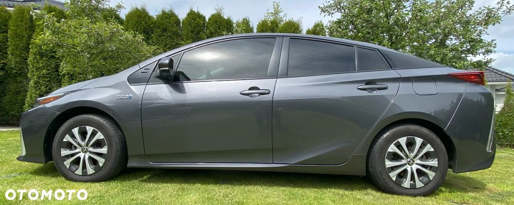 Toyota Prius Plug-in 1.8 Hybrid Executive - 8