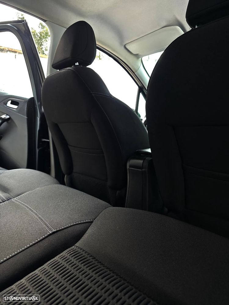 Peugeot 208 1.6 e-HDi Allure - 59