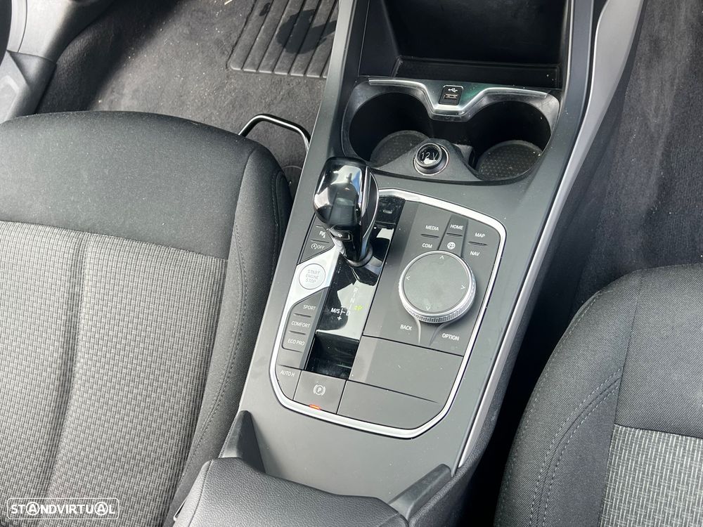 BMW 118 i Aut. Advantage - 9