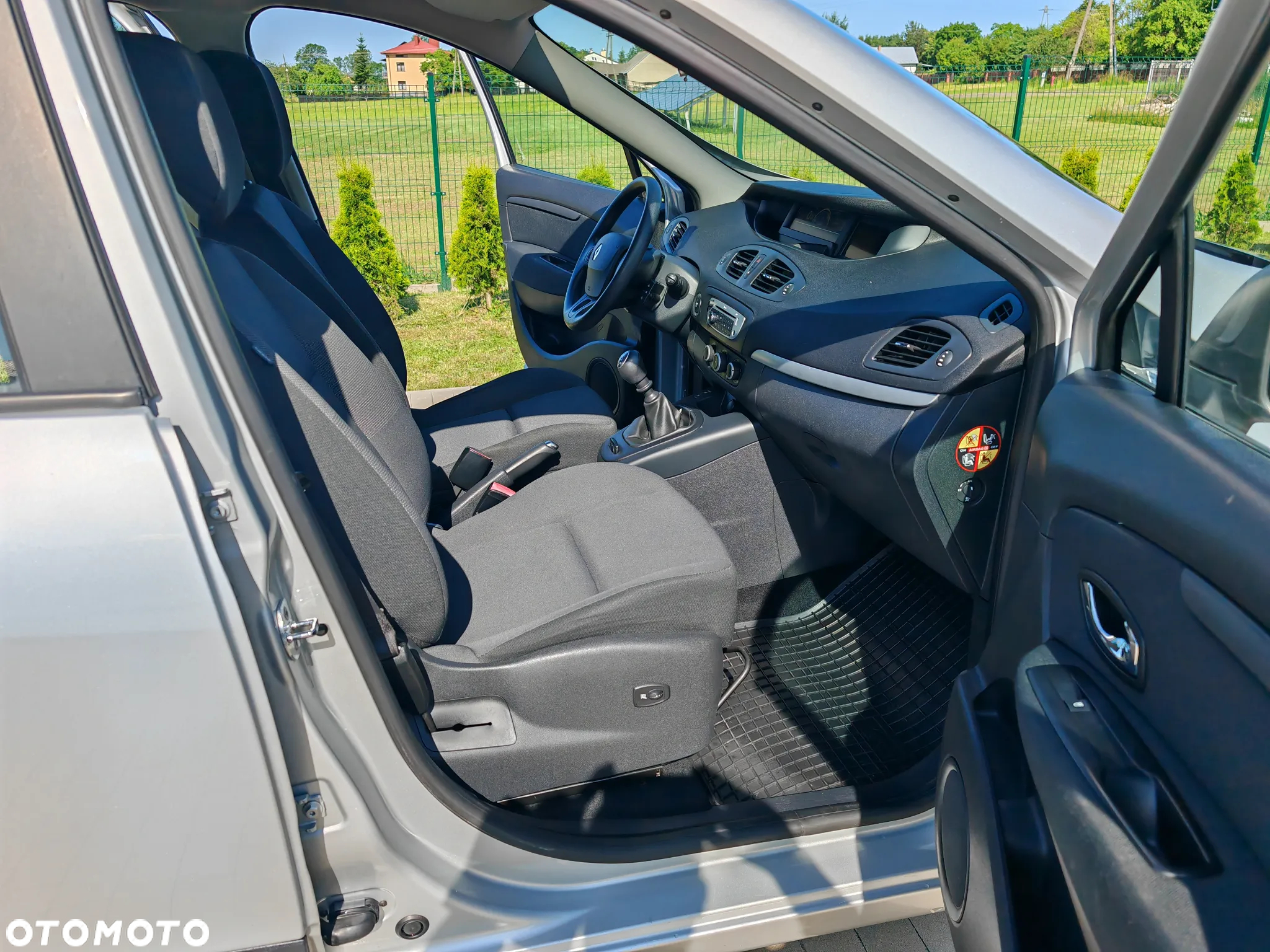 Renault Scenic 1.6 16V 110 TomTom Edition - 24