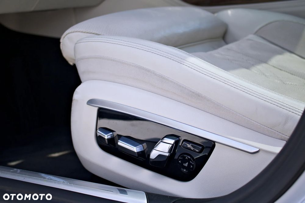 BMW Seria 7 740d xDrive - 36