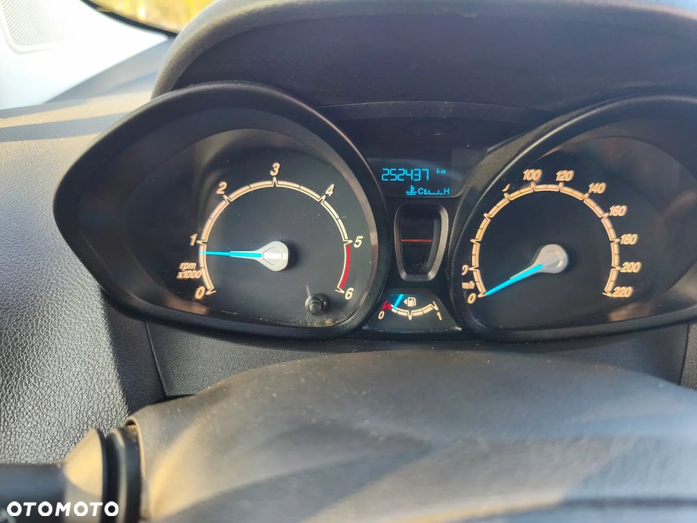 Ford TRANSIT COURIER - 21