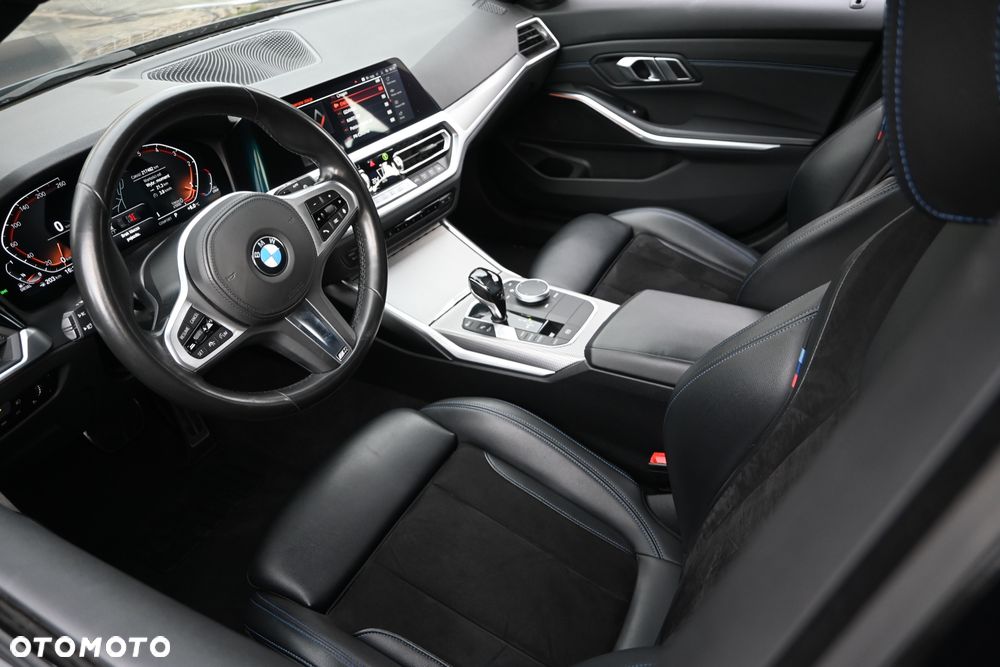 BMW Seria 3 320d Edition M Sport Shadow - 16