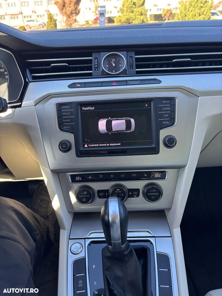 Volkswagen Passat - 12
