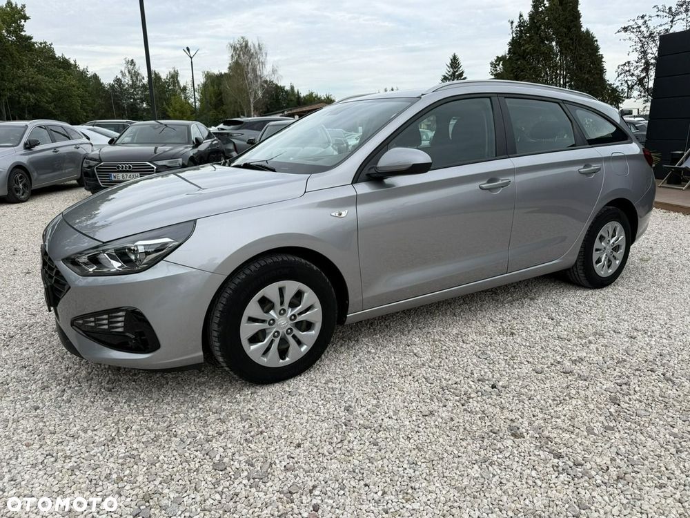 Hyundai i30 1.5 DPI Classic + - 5