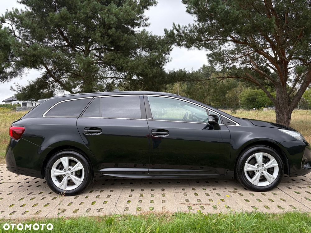 Toyota Avensis Touring Sports 2.0 D-4D Edition S+ - 2