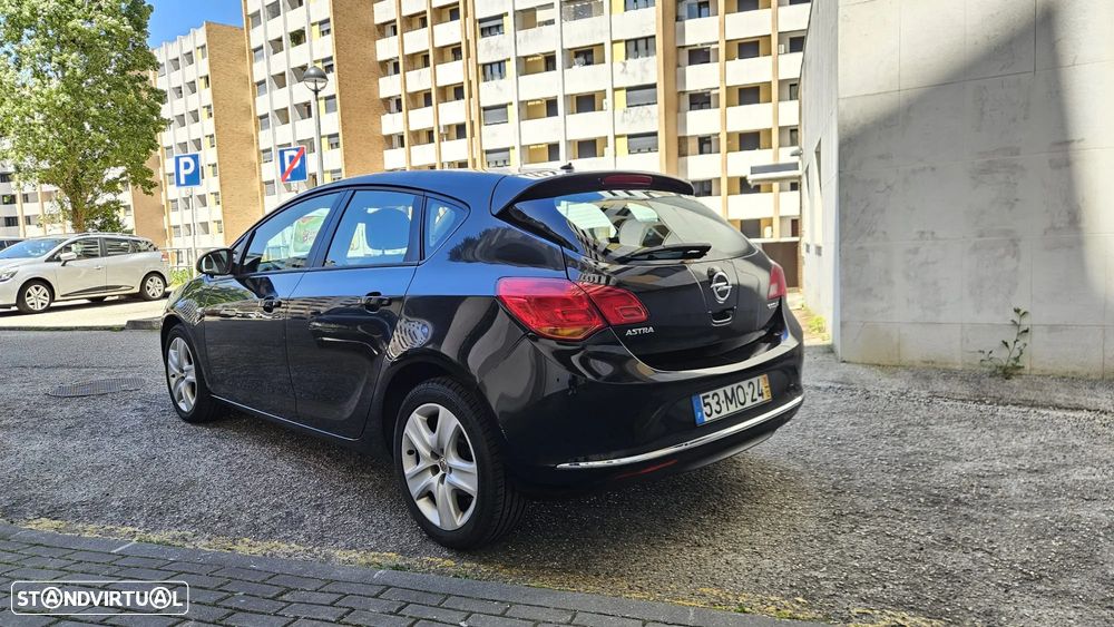 Opel Astra 1.3 CDTi Enjoy EcoFLEX - 4