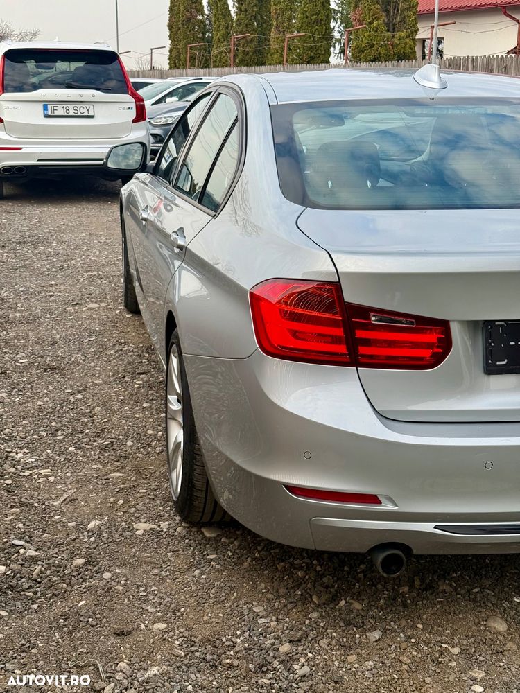 BMW Seria 3 320d Efficient Dynamic Edition Aut. Blue Performan Sport Line - 4