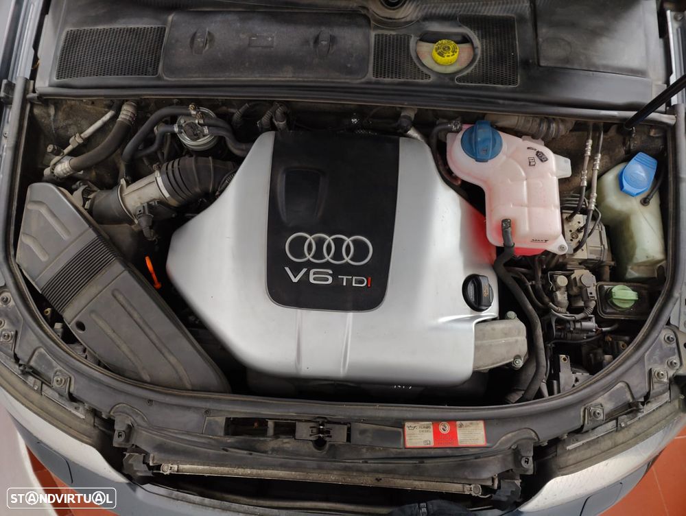 Audi A4 2.5 TDI quattro - 10