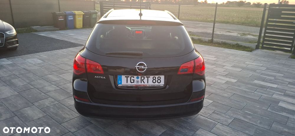 Opel Astra 1.6 Color Edition - 9