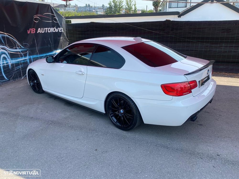 BMW 320 d Pack M - 15