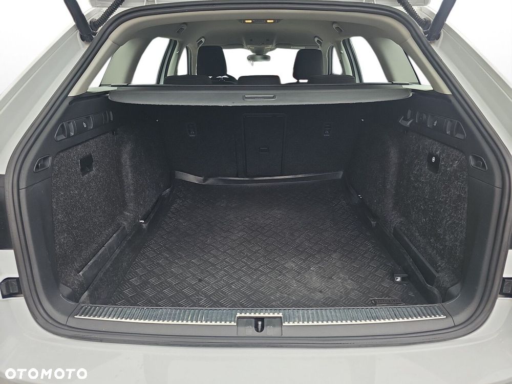 Skoda Superb 2.0 TSI Ambition DSG - 24