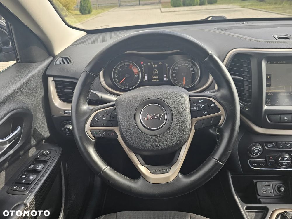 Jeep Cherokee - 26