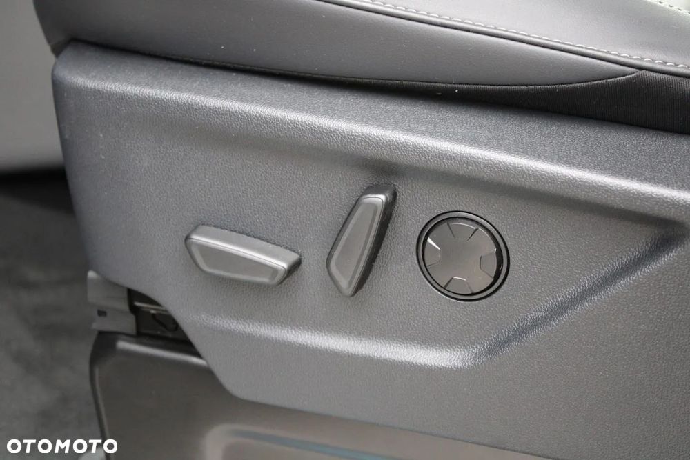 Ford Tourneo Custom 2.5 PHEV CVT 340 L2 Titanium X - 21