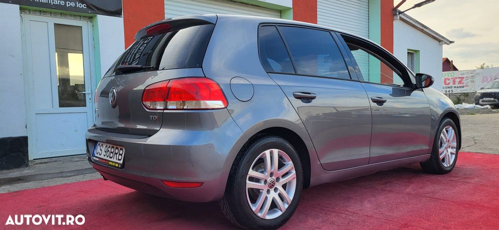 Volkswagen Golf - 5