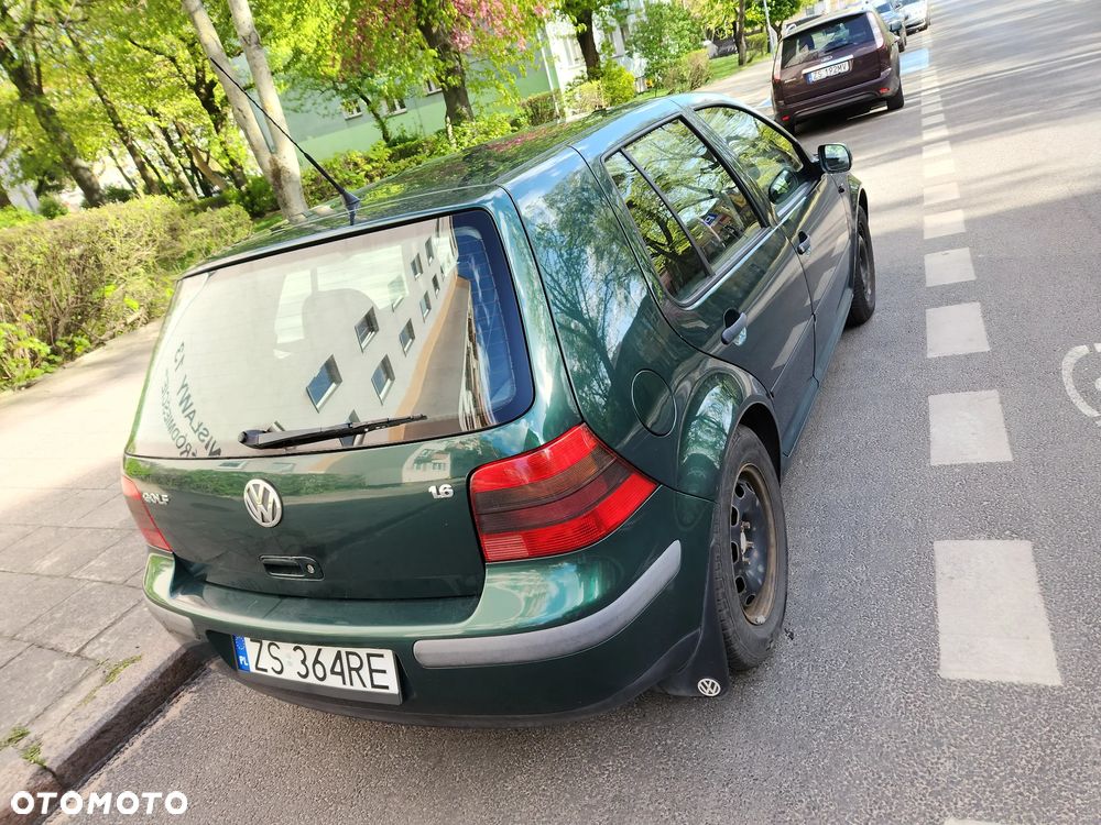 Volkswagen Golf 1.6 Comfortline - 6