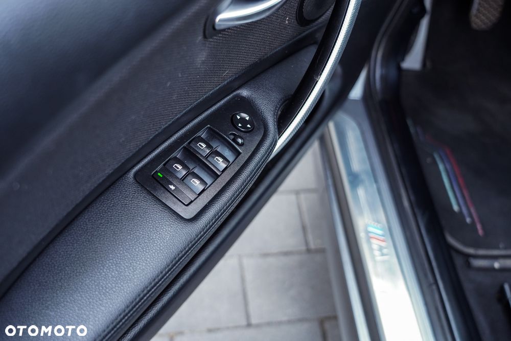 BMW Seria 1 120d - 23