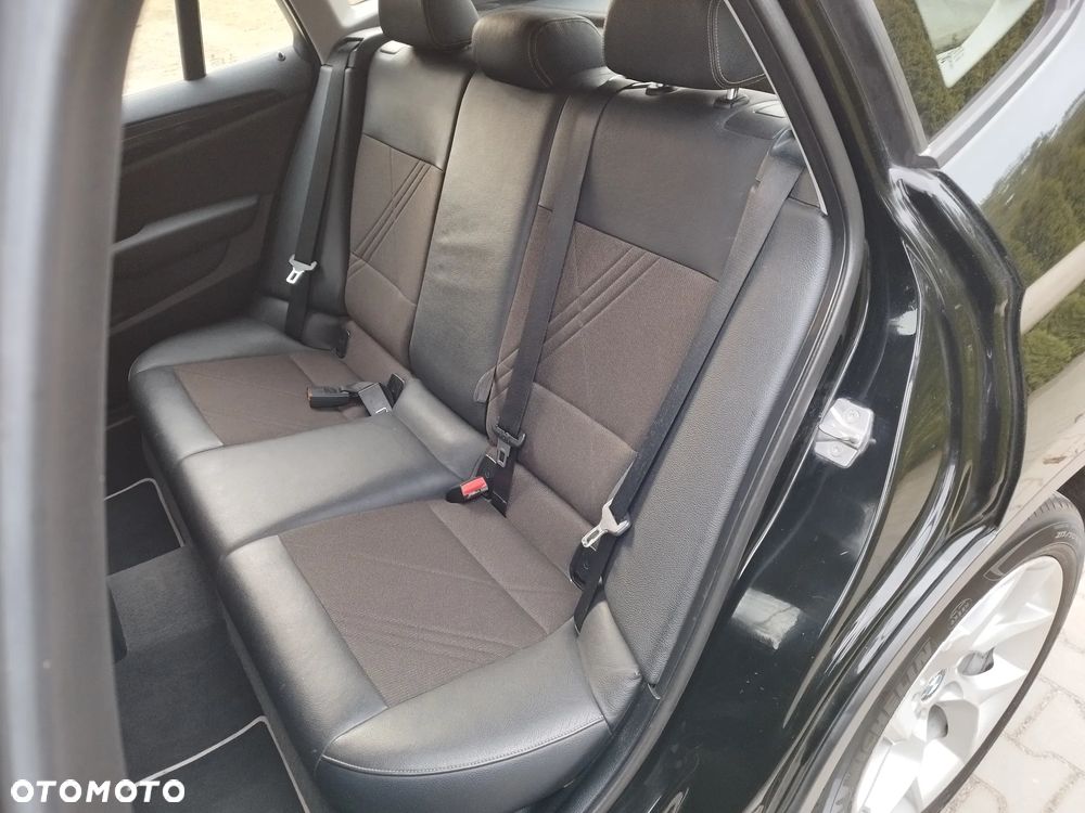 BMW X1 sDrive16d - 26