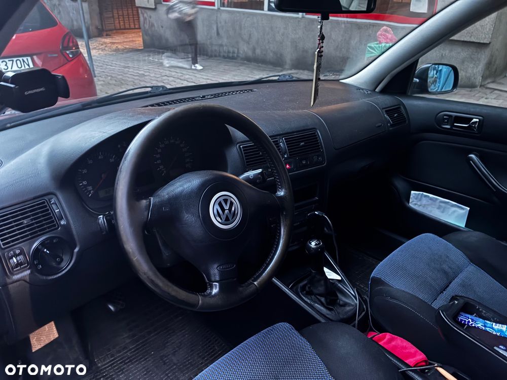 Volkswagen Golf 1.6 Basis - 5