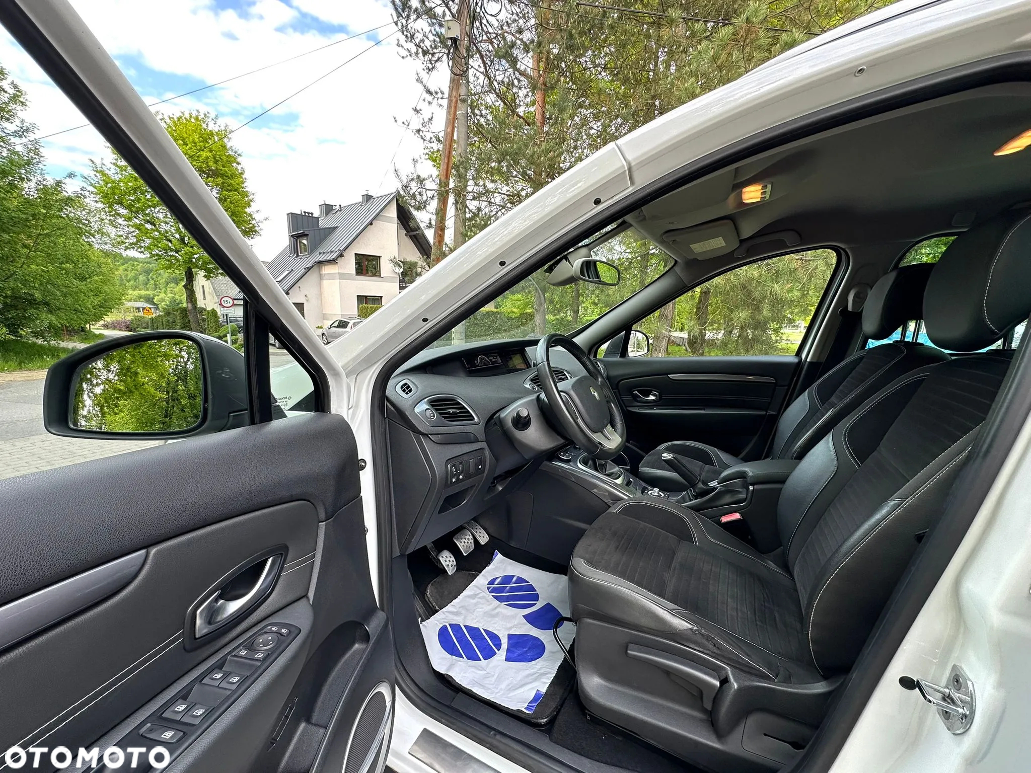 Renault Scenic Xmod 1.5 dCi Bose - 12