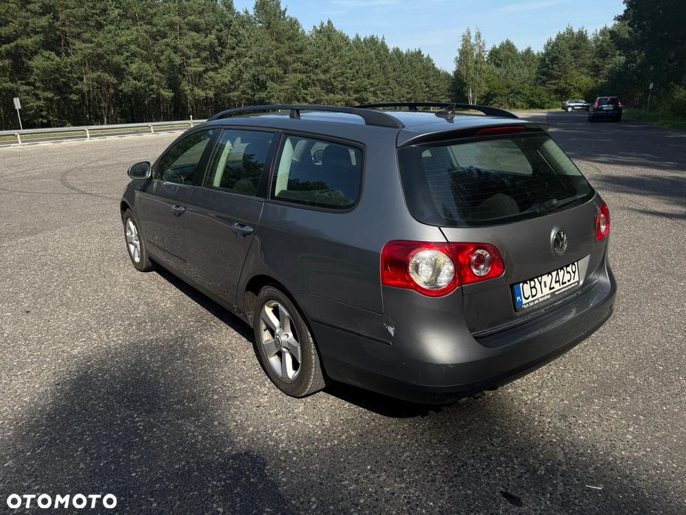 Volkswagen Passat 1.9 TDI Comfortline - 2