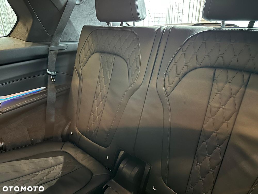 BMW X7 xDrive40d mHEV Individual Edition sport - 35