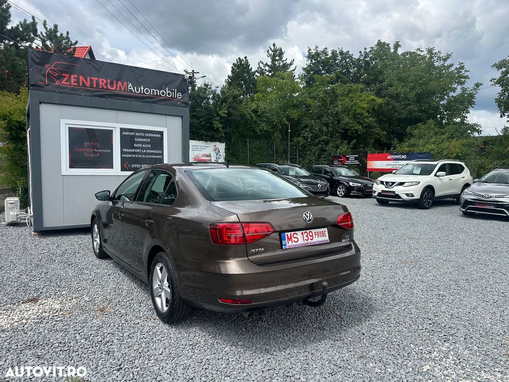 Volkswagen Jetta 2.0 TDI BlueMotion Technologie - 6