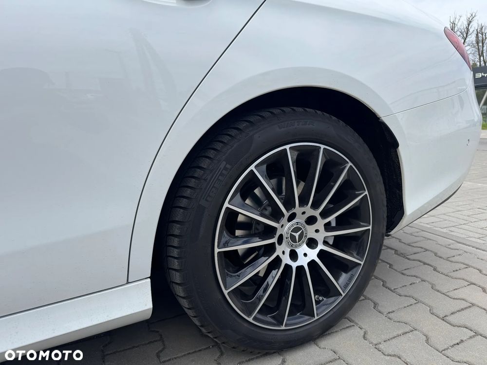 Mercedes-Benz Klasa E 220 d 4-Matic AMG - 20