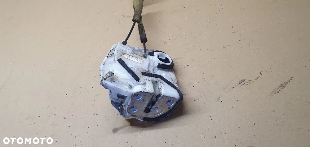 Zamek prawy tył tylny prawy 5 PIN Mazda 6 II - 4