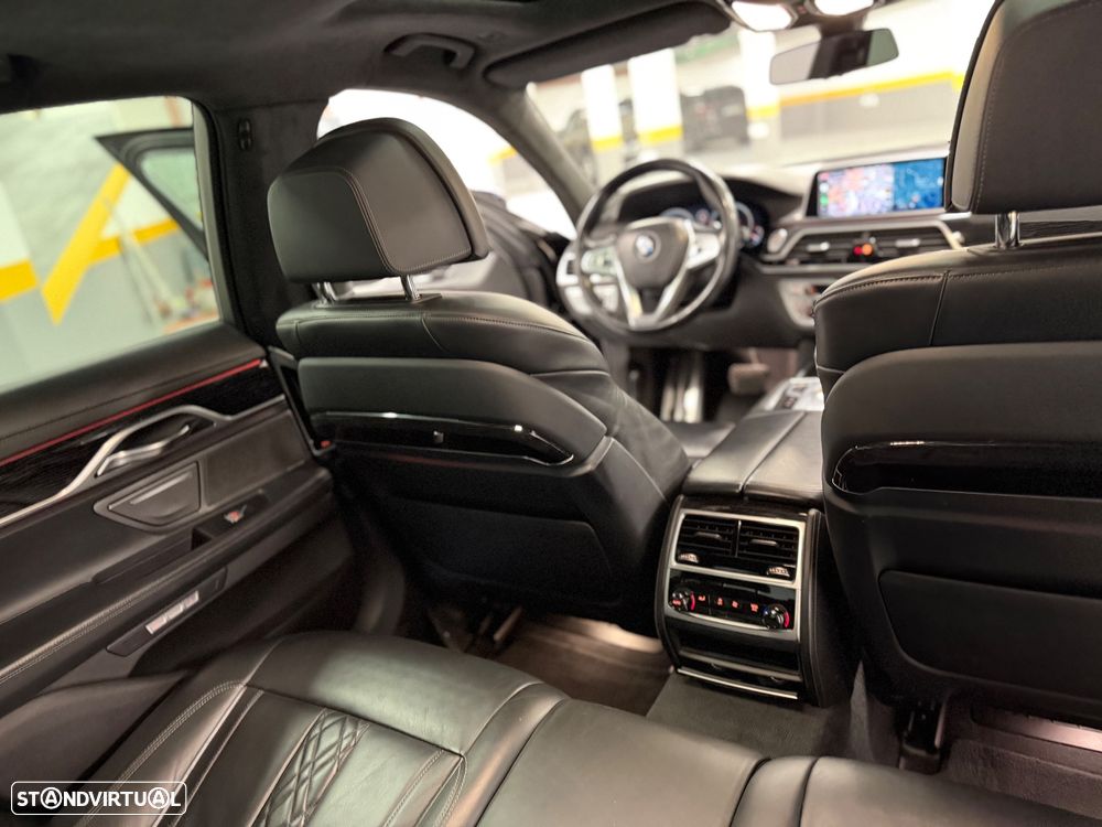 BMW 740 d xDrive Pack M - 23