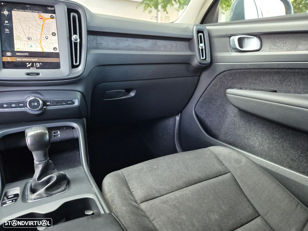 Volvo XC 40 1.5 T2 Momentum - 11