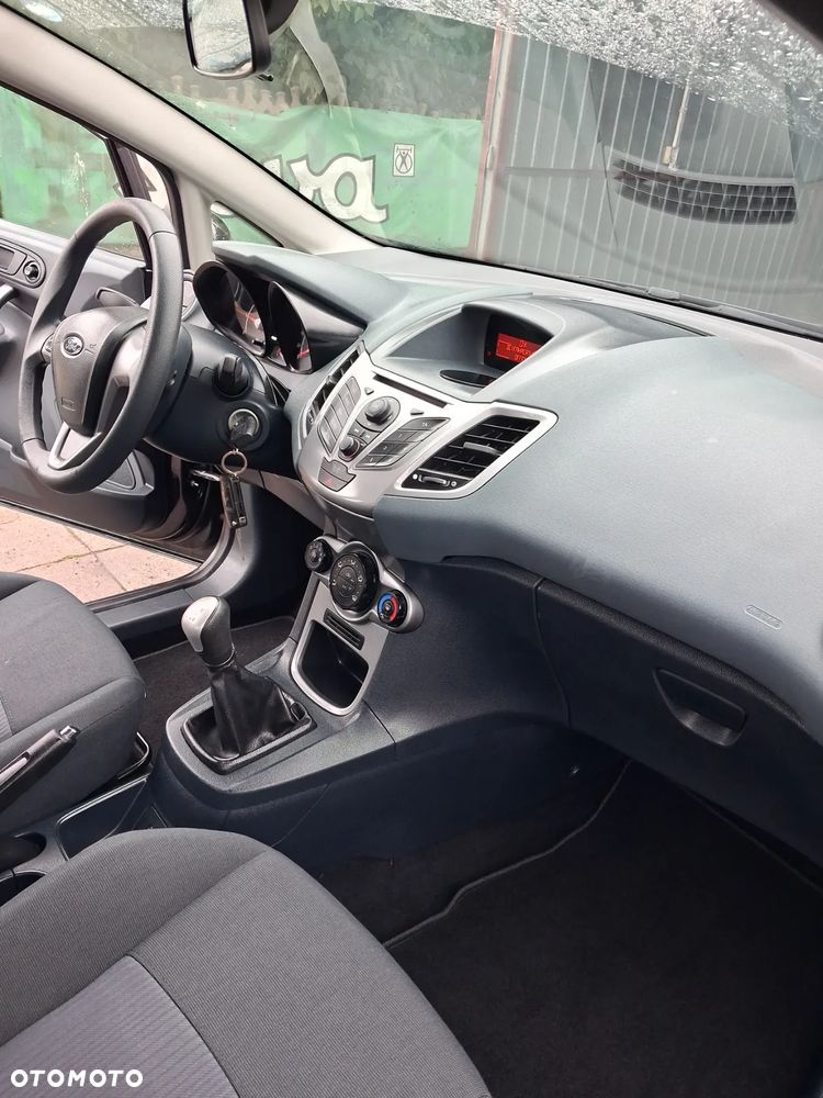 Ford Fiesta - 7