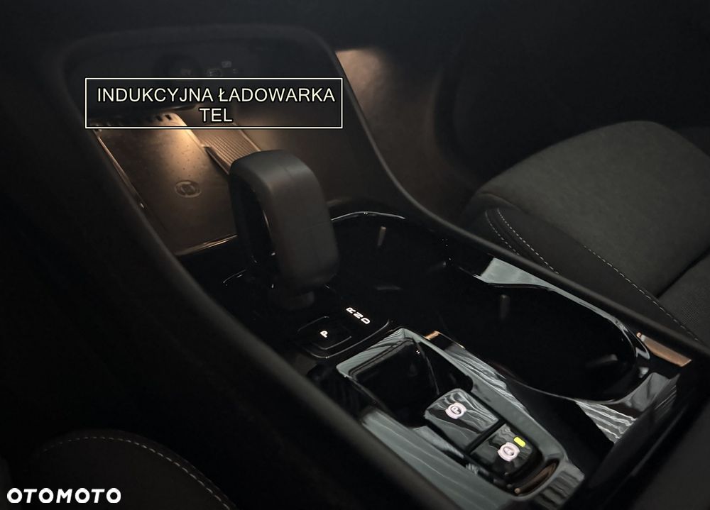 Volvo XC 40 B3 B DKG Plus Black Edition - 21