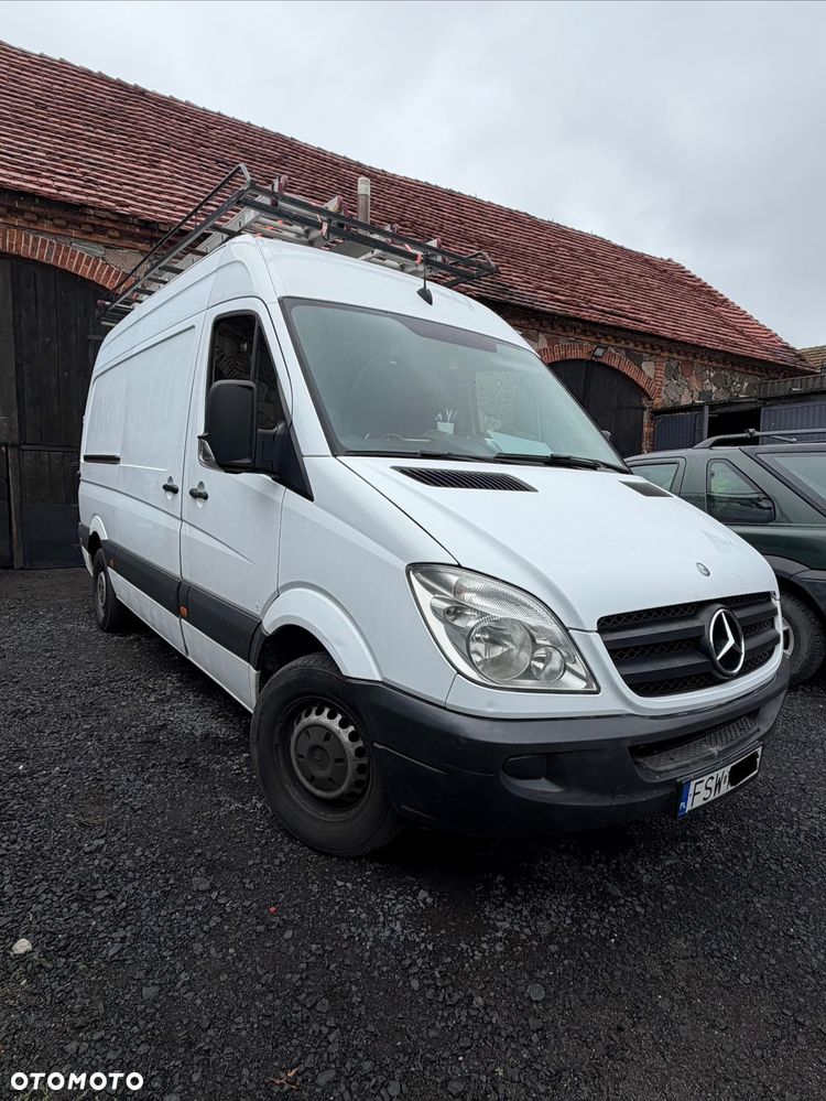 Mercedes-Benz Sprinter - 14