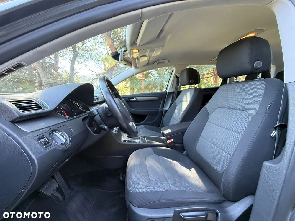 Volkswagen Passat 2.0 TDI Highline DSG - 16