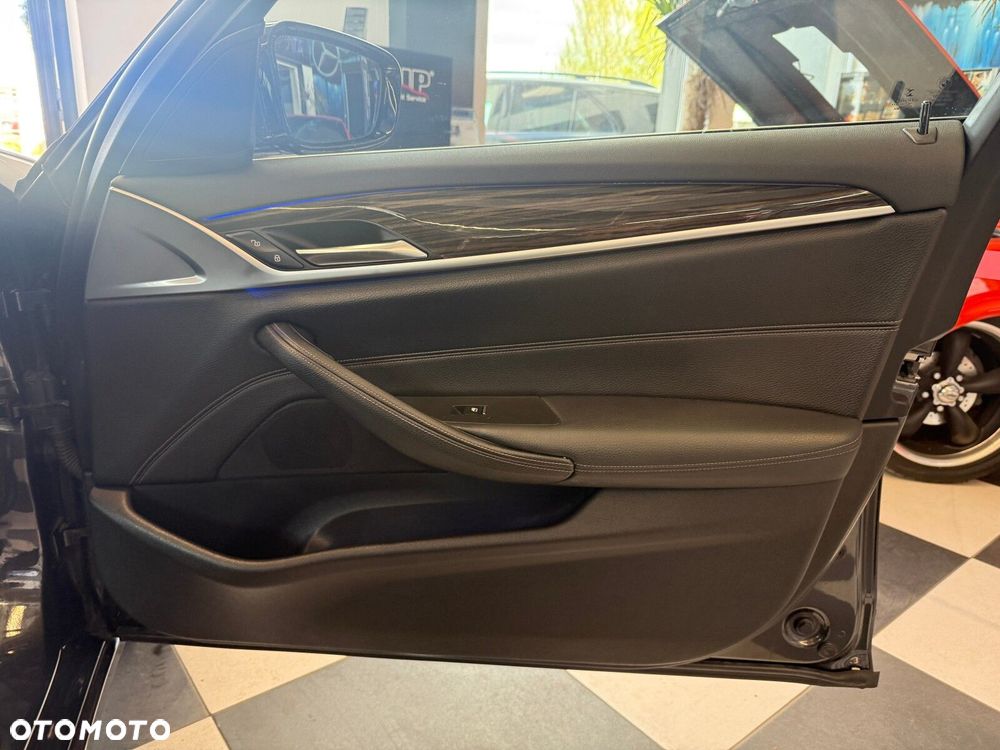 BMW Seria 5 - 16