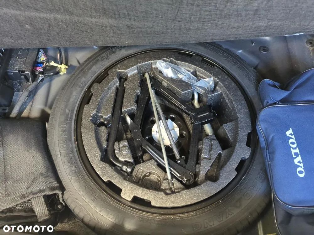 Volvo XC 40 T3 Momentum - 17