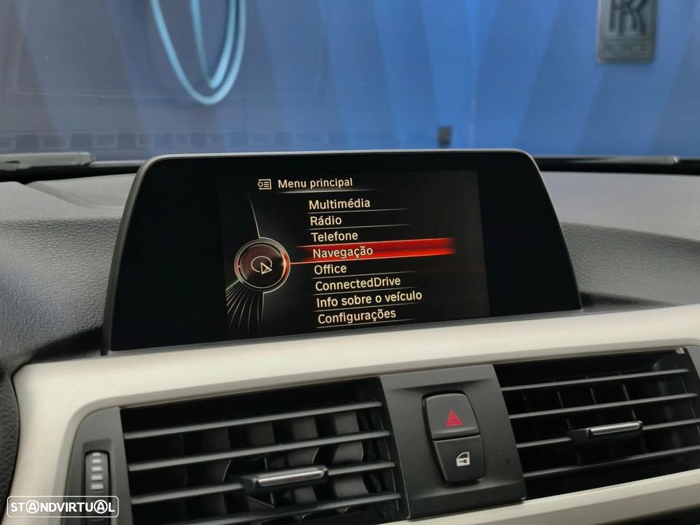 BMW 318 d Line Sport - 31