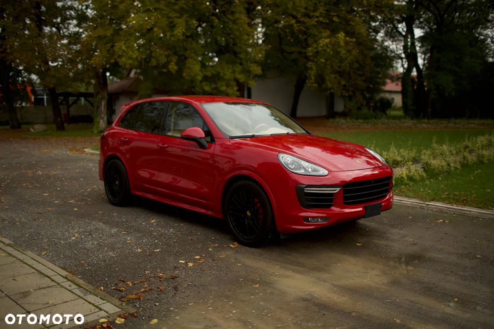 Porsche Cayenne GTS - 7
